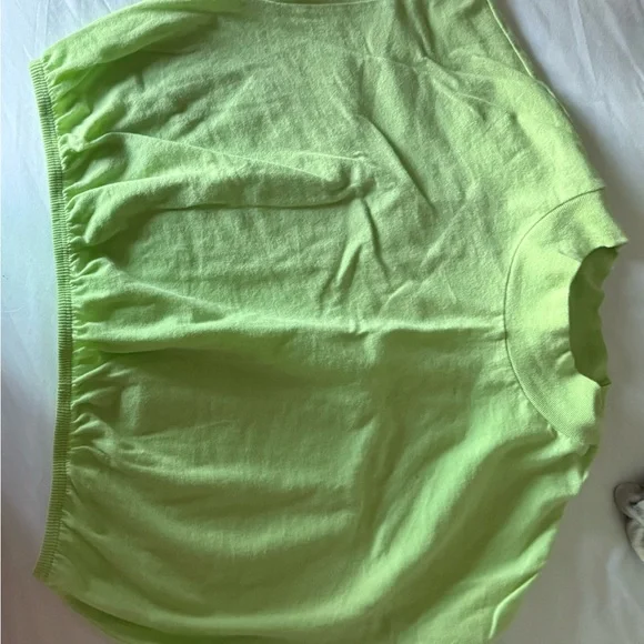 ALO Yoga Light Green Crop tee - Picture 5 of 5